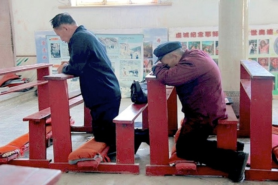 China: Asamblea elige a administracción católica, predominan los obispos ilegítimos