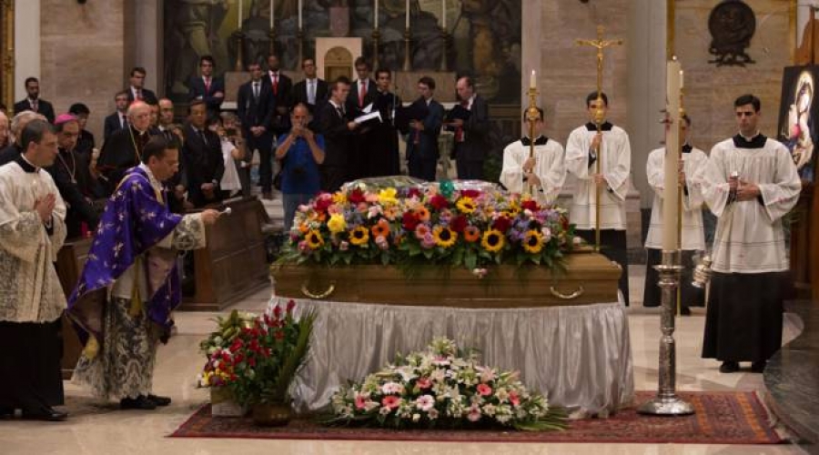 La Iglesia se despide de Navarro-Valls: «un hombre de fe consecuente con lo que creía»