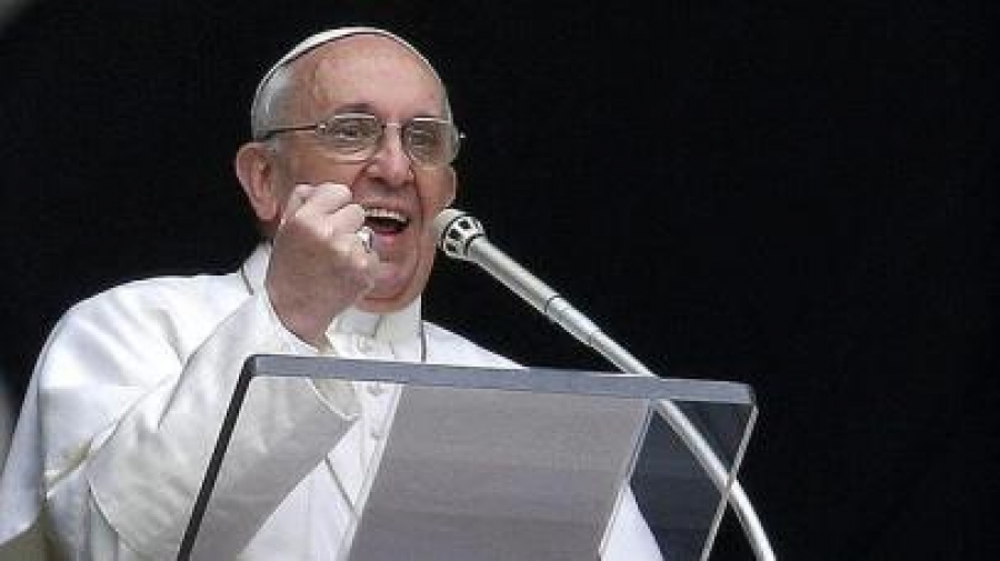 Francisco en el ángelus: Jesús no es un comandante que impone seguir ciegamente sus órdenes