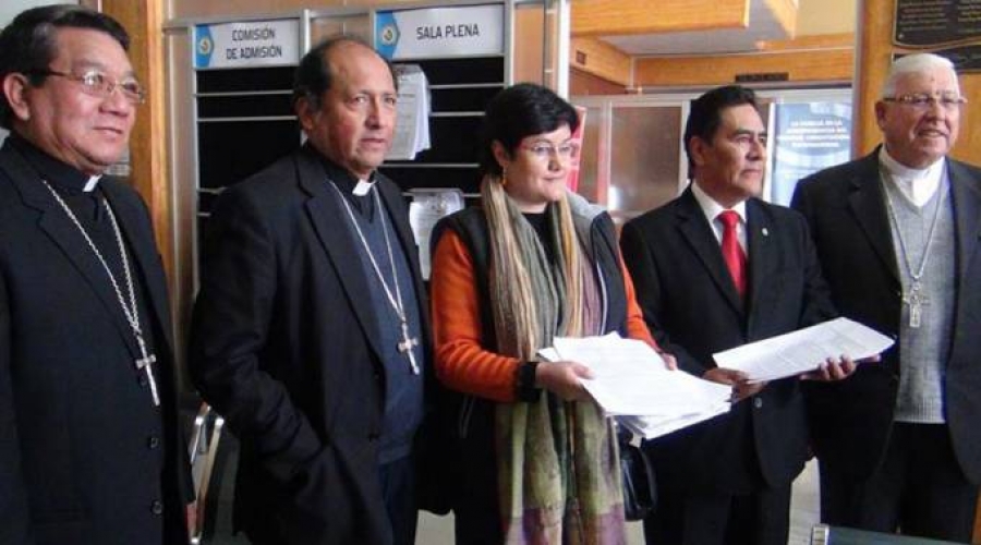 Bolivia: Iglesias cristianas denuncian inconstitucionalidad de ley de identidad de género