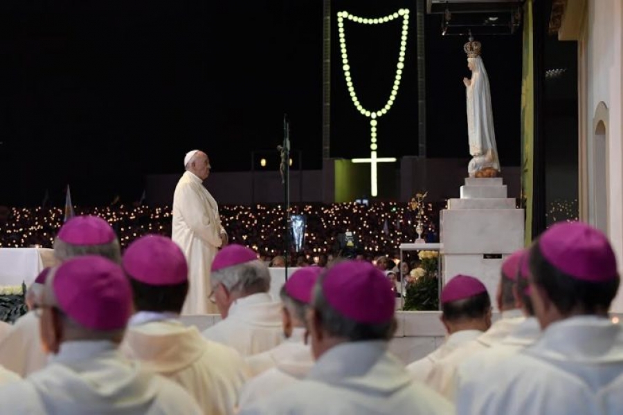 Centenario de la primera aparición en Fátima: «No os alejéis nunca de la Madre»