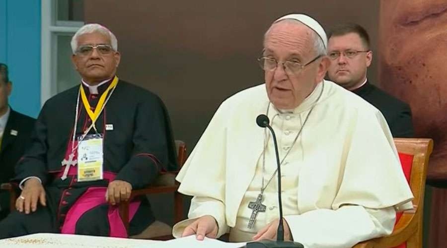 El Papa en Perú: Me da pena cuando veo a curas, monjas y seminaristas marchitos