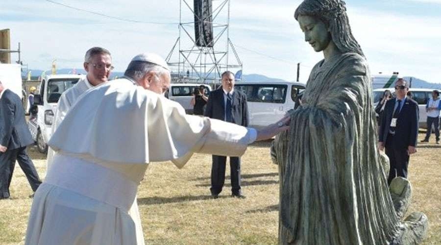 El Santo Padre bendijo a la Virgen del Niño por Nacer