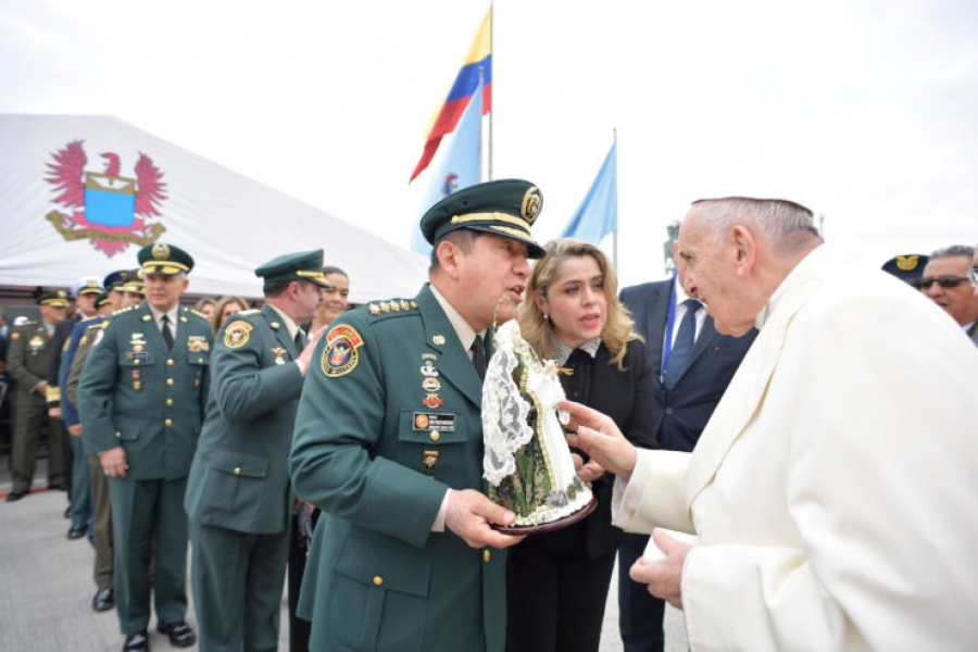 El Papa a los militares colombianos: Gracias por «arriesgar para lograr paz»