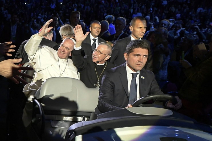 Francisco en la Arena de Malmo: para los cristianos «es una prioridad salir al encuentro de los marginados»