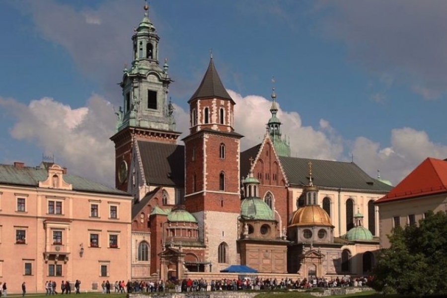 Francisco se reúne con los obispos polacos en la histórica catedral de Cracovia