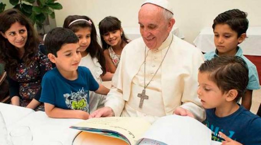 Refugiada musulmana siria da las gracias al Papa por «usar la religión para servir»
