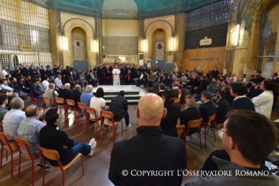 El Papa visita la cárcel San Vittore