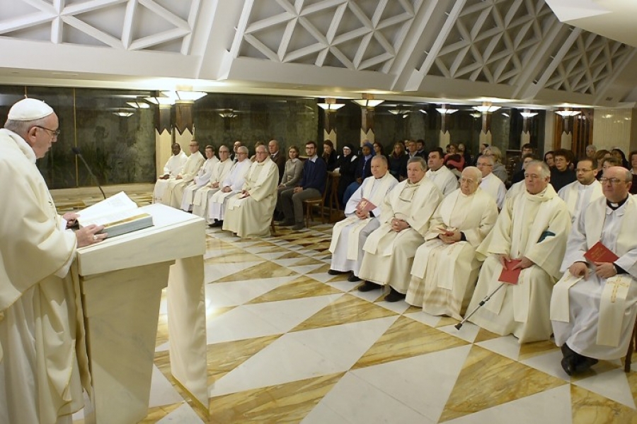 Francisco en Santa Marta: «Abrir el corazón a la novedad del Espíritu Santo»