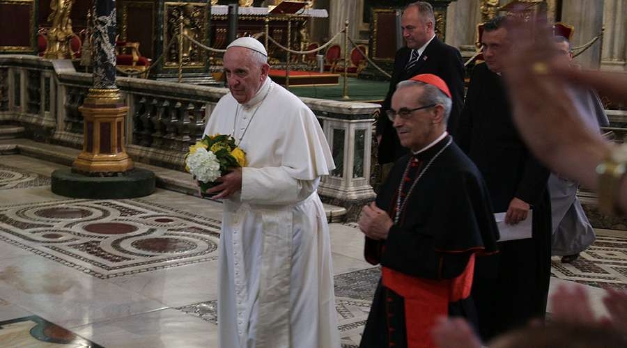 El Papa Francisco reza en Santa María la Mayor al volver de Chile y Perú