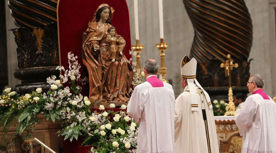 Una oración del Papa a Santa María, Madre de Dios