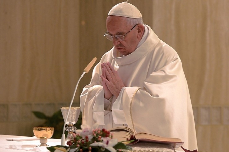 El Papa en Santa Marta: &#039;¿Estamos abiertos a la consolación de Dios o a mirarnos en el espejo?&#039;