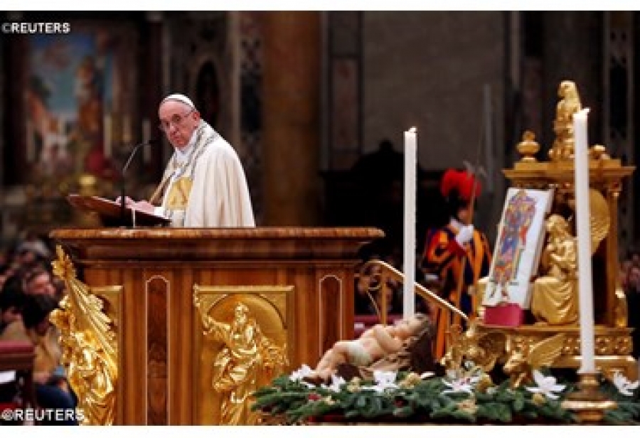 «Dios se involucra involucrándonos, haciéndonos parte de su obra», el Papa en las vísperas de María Madre de Dios