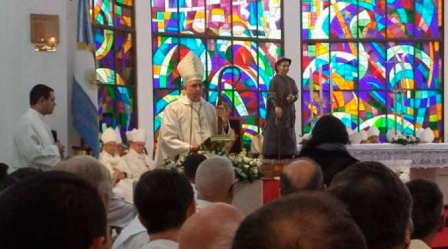 Nuevo obispo castrense de Argentina: La Iglesia cuida asistencia espiritual de militares