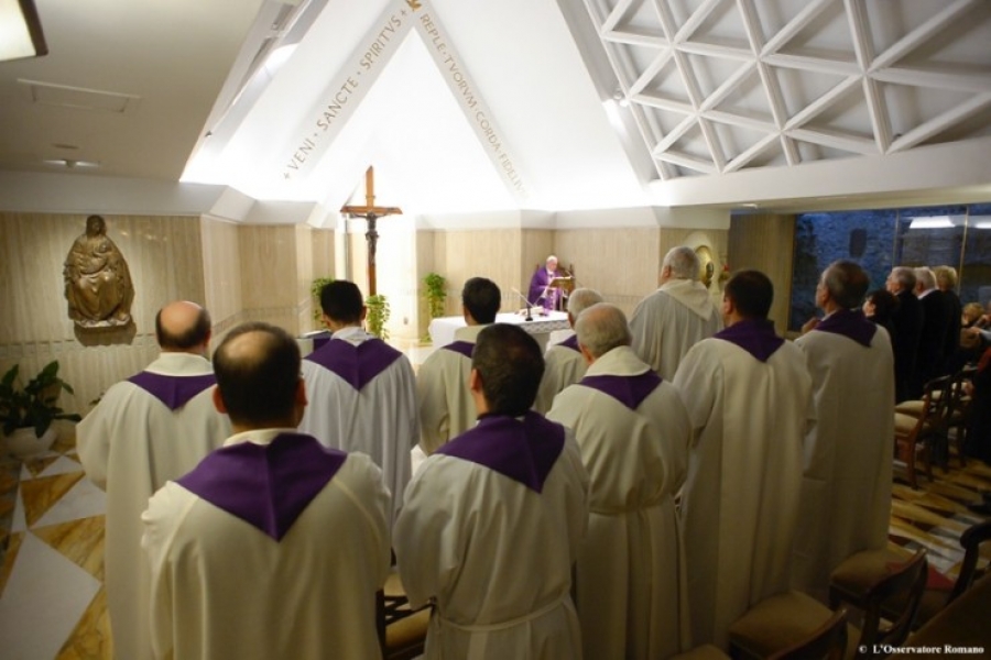 El Papa en Santa Marta: El verdadero ayuno es ayudar a los otros. ¿Le pagas a tu empleada según la ley?