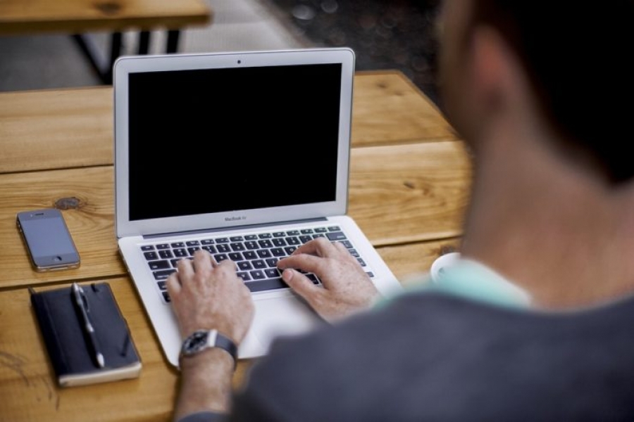 El hombre está por encima del trabajo