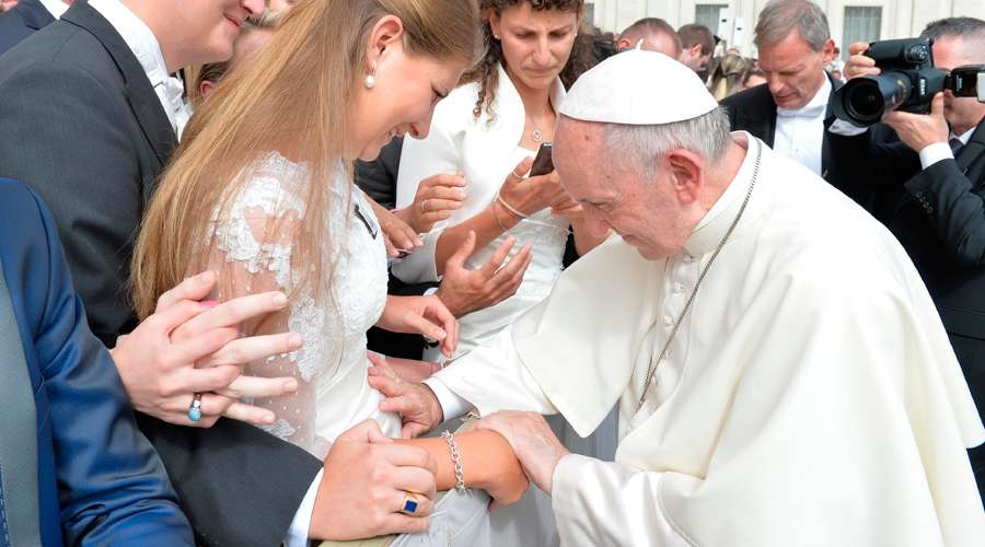 Papa Francisco: El don más grande que nos ha dado Dios es la vida