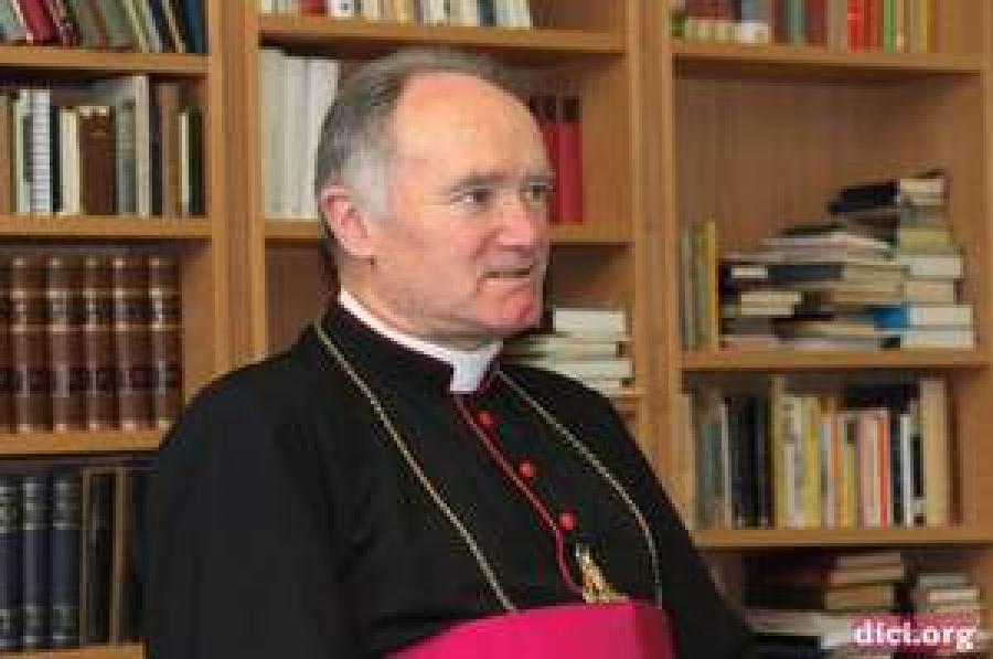 El Papa se reúne con el líder de los lefebvrianos