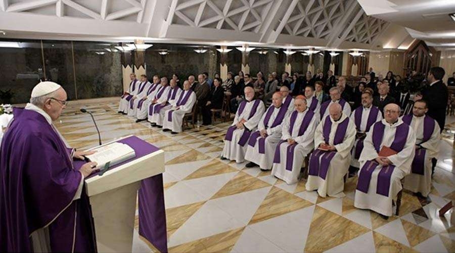 El Papa ofrece la solución a los que se lamentan todo el día y siempre están amargados