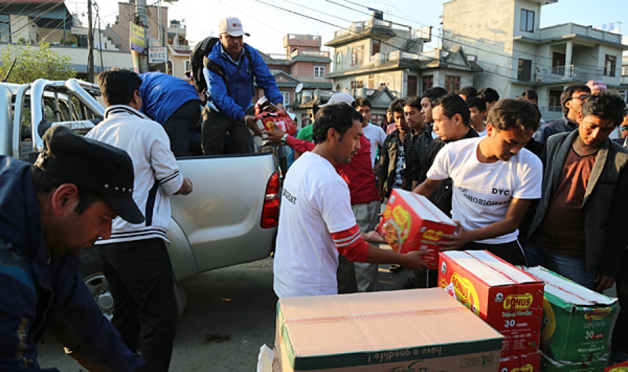 Situación dramática en Nepal: hace falta agua, comida, refugios de emergencia y curas médicas