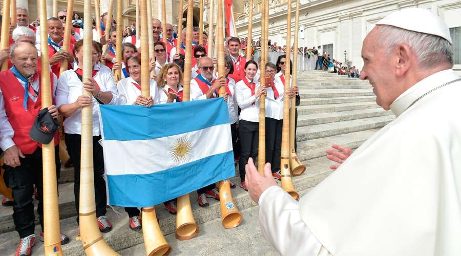 Vaticano aclara que el Papa Francisco no visitará Argentina en 2018