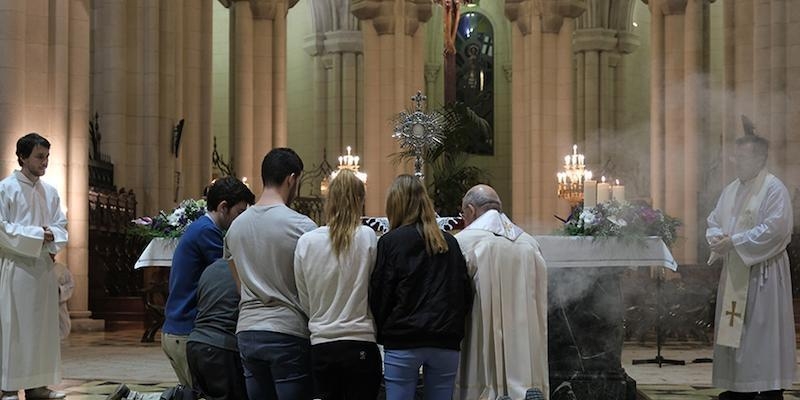 El cardenal Osoro invita a los jóvenes a participar en la catedral en la vigilia de oración del primer viernes de diciembre