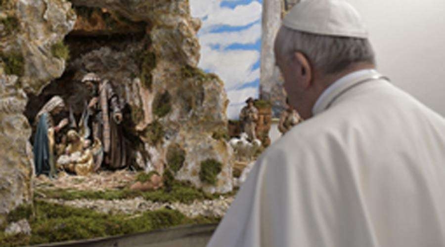 Este es el pesebre que tiene el Papa Francisco en su residencia del Vaticano