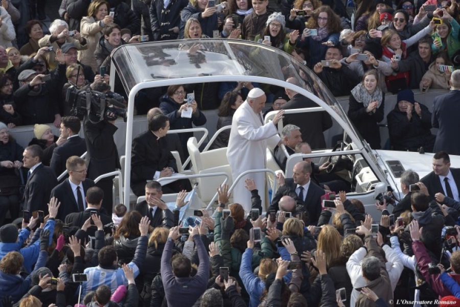 El Papa: El rico no es condenado por sus riquezas, sino por no compadecerse del pobre