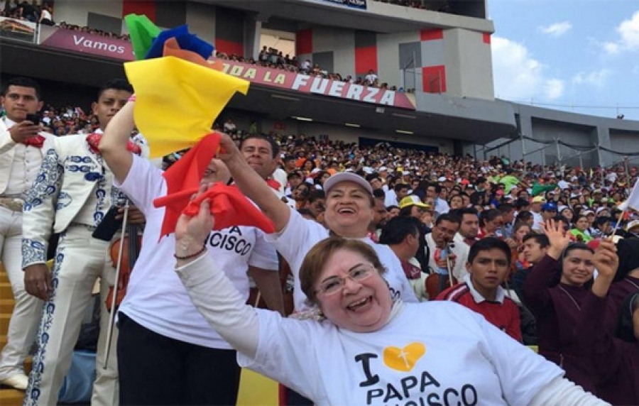 Vaticano se pronuncia tras regañina del Papa Francisco a joven en Morelia