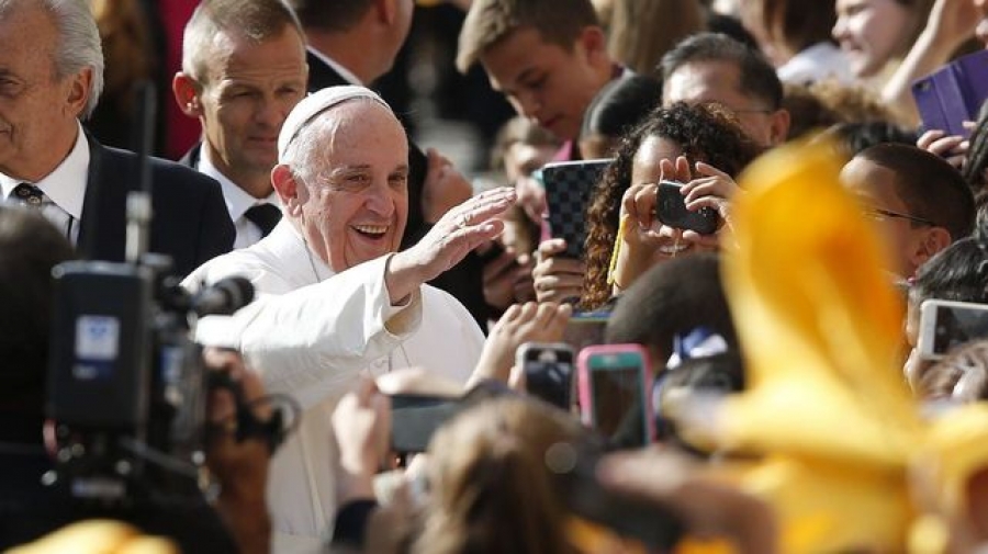 En &#039;Roma Tre&#039; el Santo Padre indica que «el desempleo juvenil produce suicidios y terrorismo»