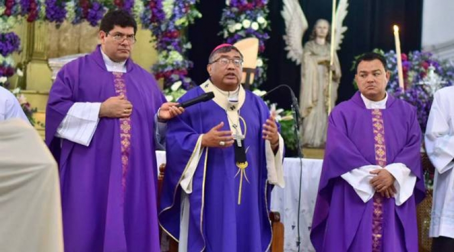 Arzobispo de Guatemala pide destituir a responsables de incendio en albergue de menores