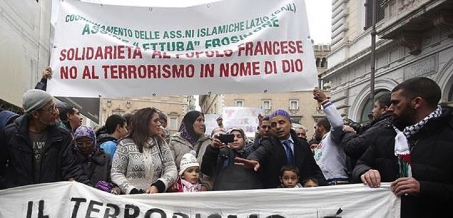 Italia: manifestación musulmana en la calle contra el terrorismo