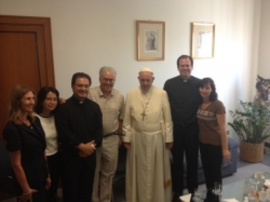El Papa visita por sorpresa la Pontificia Comisión para América Latina