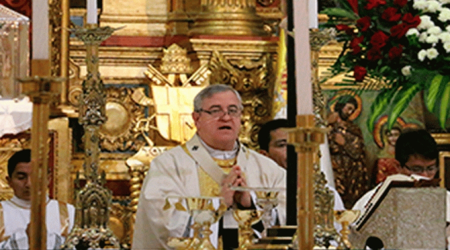 Arzobispo llama al Perú a «una reconstrucción» moral ante desastres y corrupción