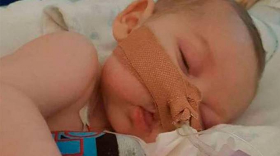 Esperanza para Charlie Gard: Neurólogo de EEUU viajará al Reino Unido para examinarlo