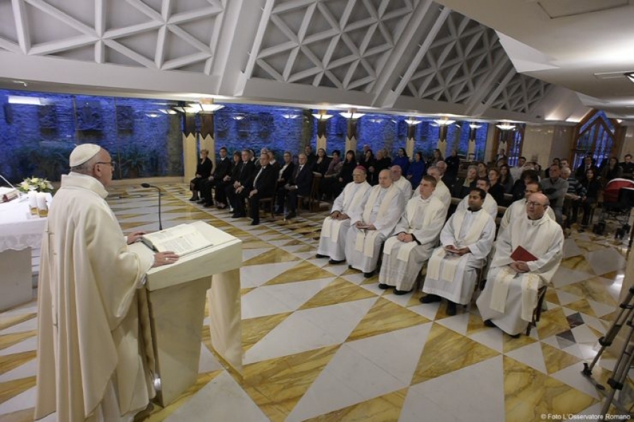El Papa en Santa Marta: El Reino de Dios no es una «religión del espectáculo»
