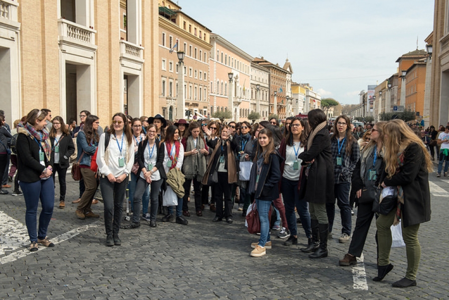 La Iglesia alienta a los jóvenes universitarios a ser «alegres evangelizadores» en su contexto cotidiano