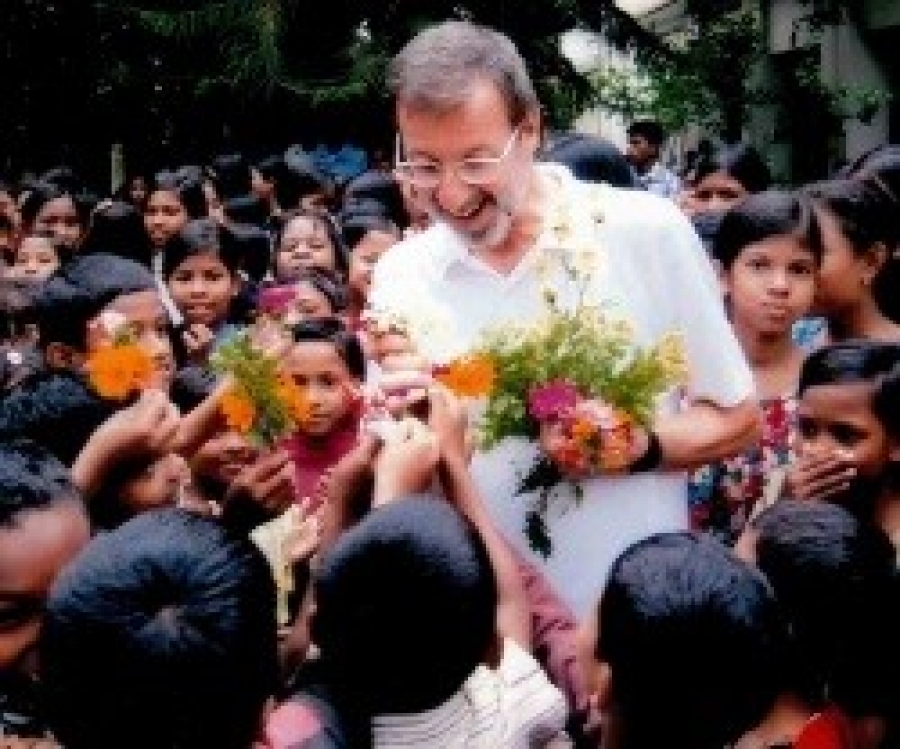 Bangladesh: el ISIS reivindica atentado contra misionero italiano