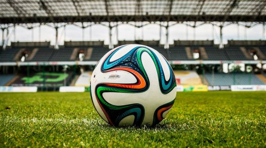Sacerdote cierra campo de fútbol parroquial por gritos blasfemos