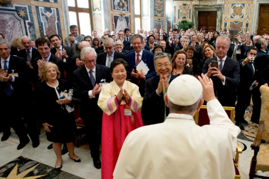 El Papa asegura que la lucha contra la pobreza es &#039;un problema moral&#039;