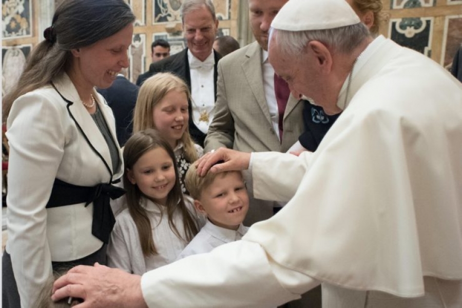 Francisco invita a los europeos a promover la familia, “el tesoro más precioso” que tienen