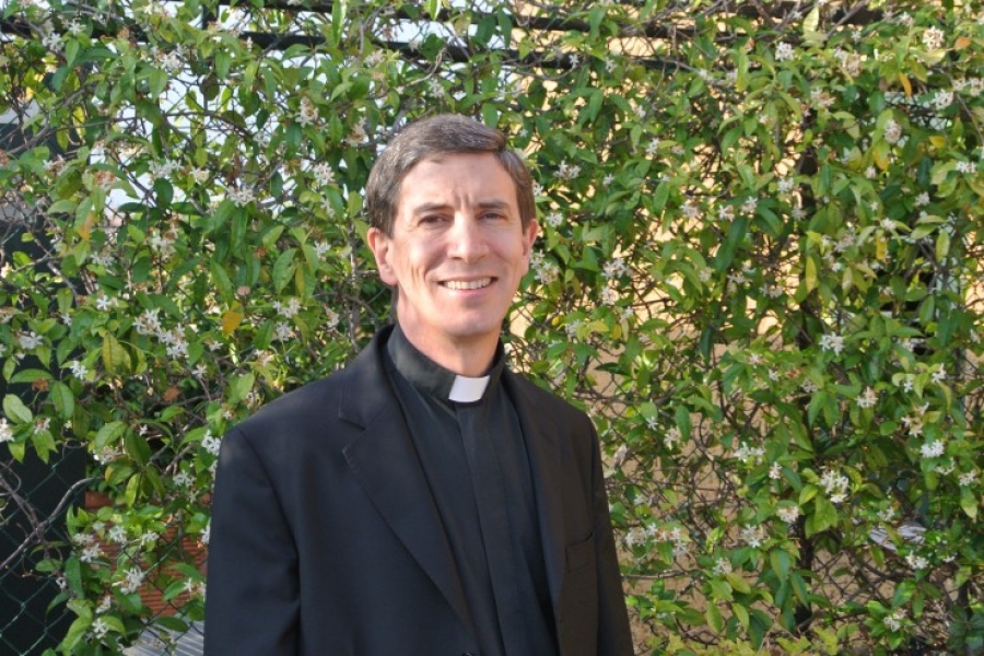 «Un buen médico o psicólogo sabrá orientar hacia un sacerdote y viceversa»