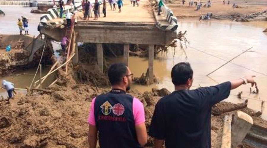 Iglesia ayuda a víctimas de tormenta en Filipinas