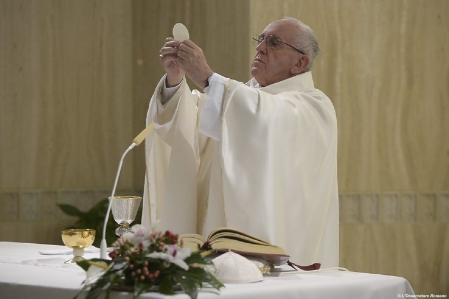 El Papa en Santa Marta: Evangelizar no es hacer proselitismo ni presumir