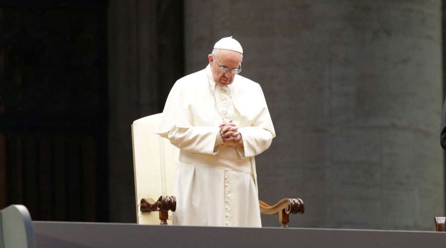 El Papa reza por 44 tripulantes desaparecidos en un submarino en Argentina