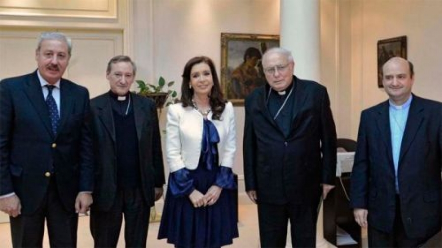 Argentina: obispos saludan a la presidenta por fin de mandato.