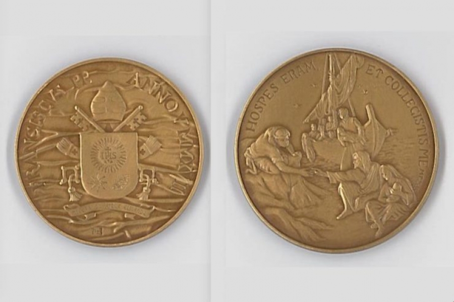 Vaticano: acuñan medallas por el quinto año del pontificado de Francisco