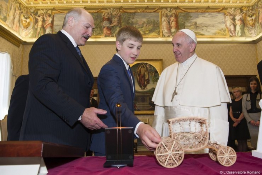 El Papa al presidente Lukashenko: &#039;Minsk sea una ciudad de paz&#039;