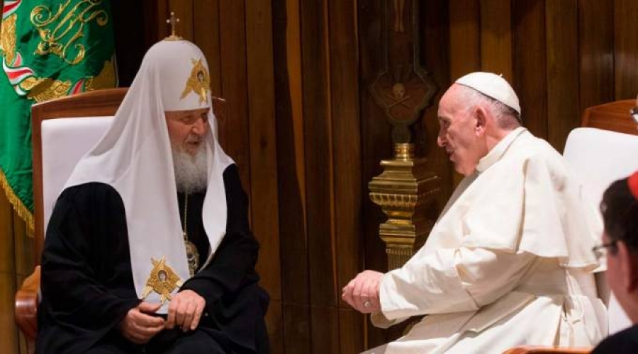 Arzobispo de Moscú no descarta visita del Papa Francisco a Rusia