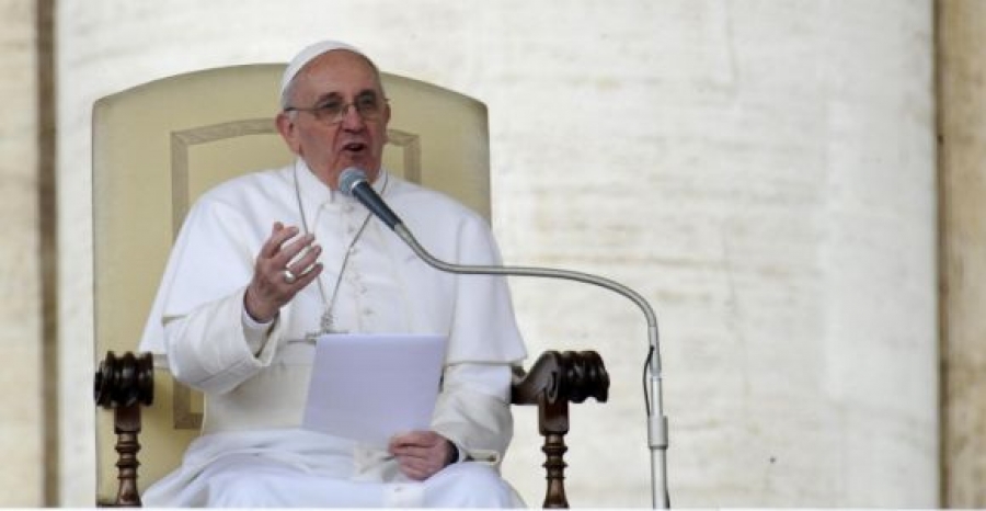 Francisco hace un llamamiento por la abolición de la guerra